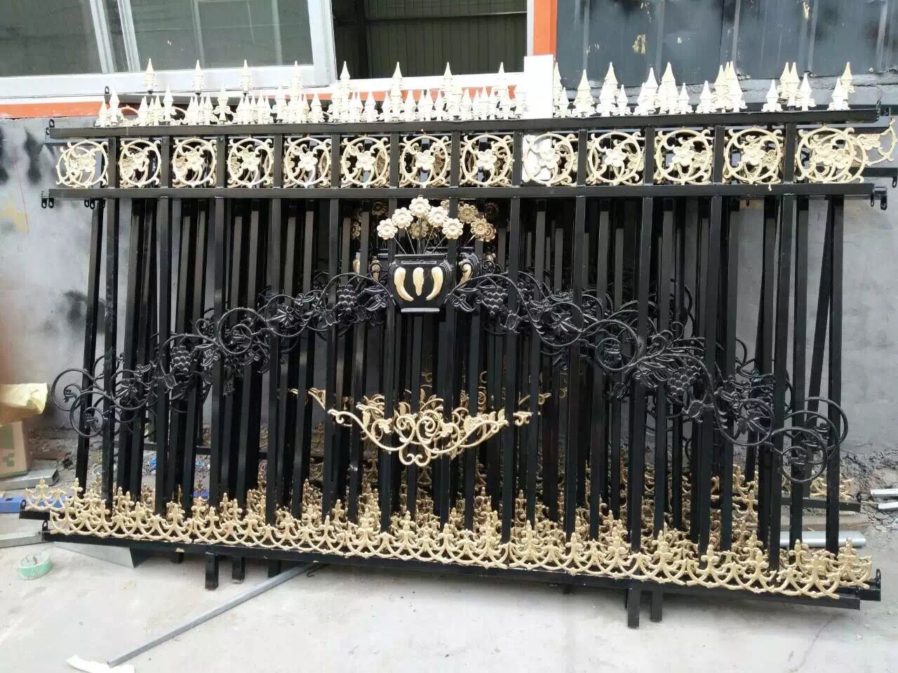 鐵藝圍欄，鐵藝護(hù)欄