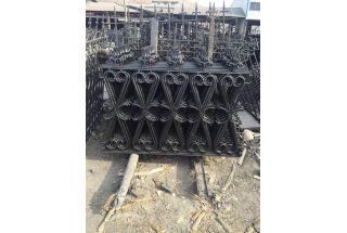 鑄鐵圍欄墻與磚砌圍墻的區(qū)別